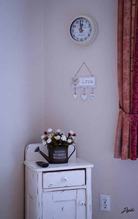 Abraham Vintage Szobak & Apartmanok Pécs Exteriör bild