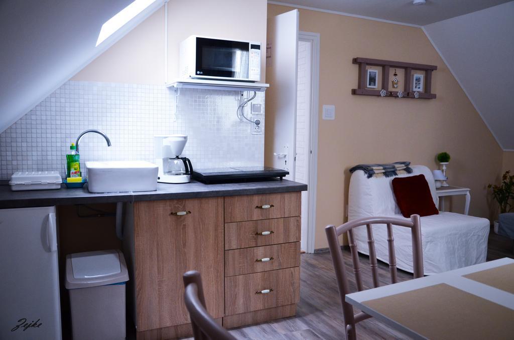 Abraham Vintage Szobak & Apartmanok Pécs Exteriör bild