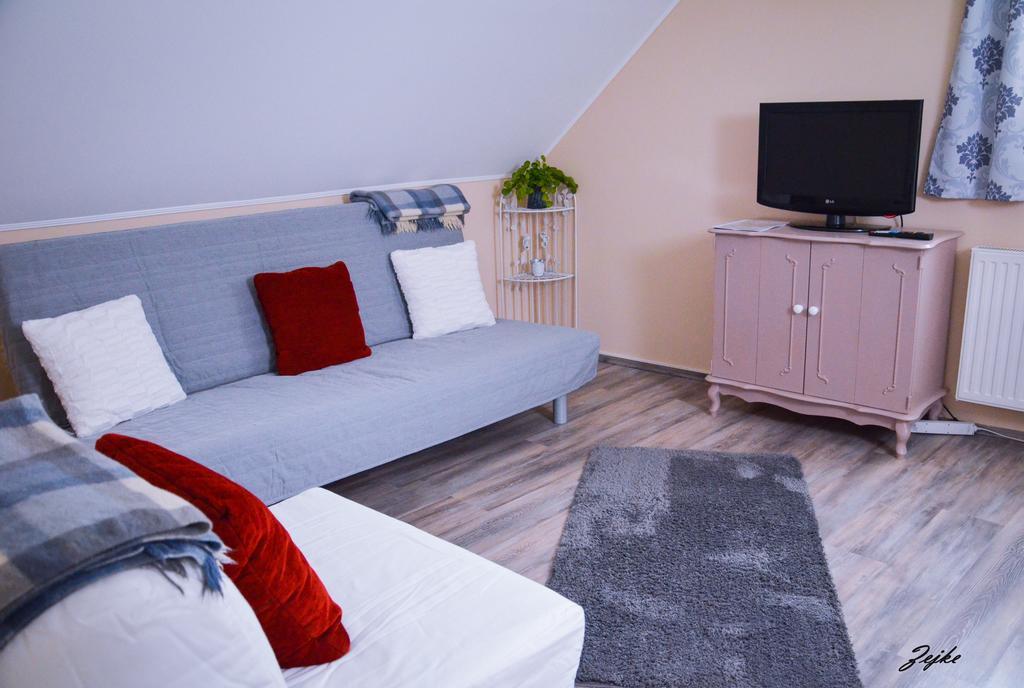 Abraham Vintage Szobak & Apartmanok Pécs Exteriör bild