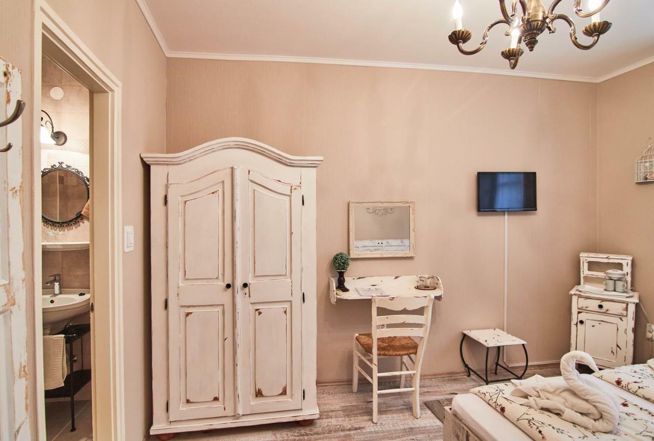 Abraham Vintage Szobak & Apartmanok Pécs Exteriör bild