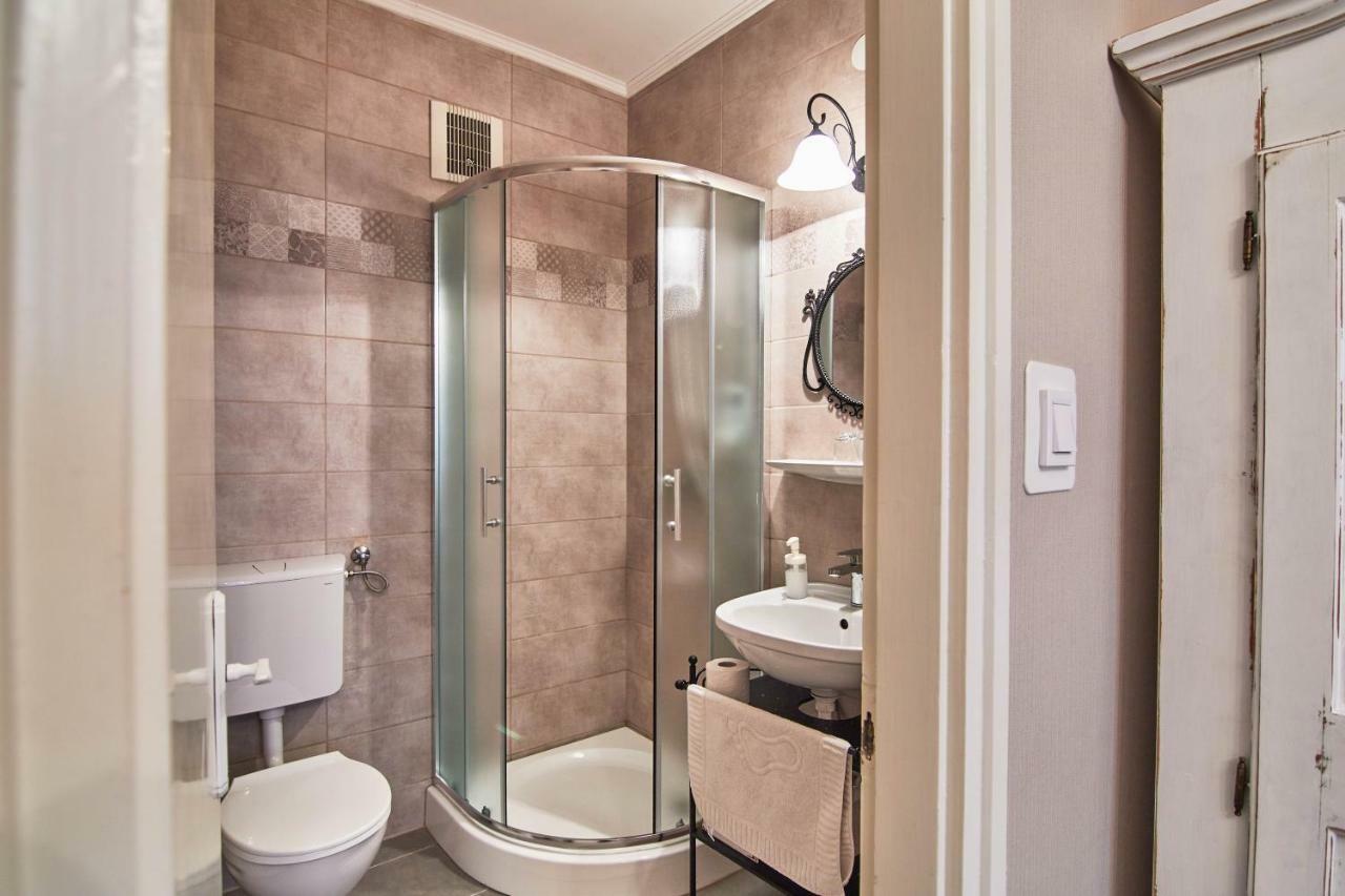 Abraham Vintage Szobak & Apartmanok Pécs Exteriör bild