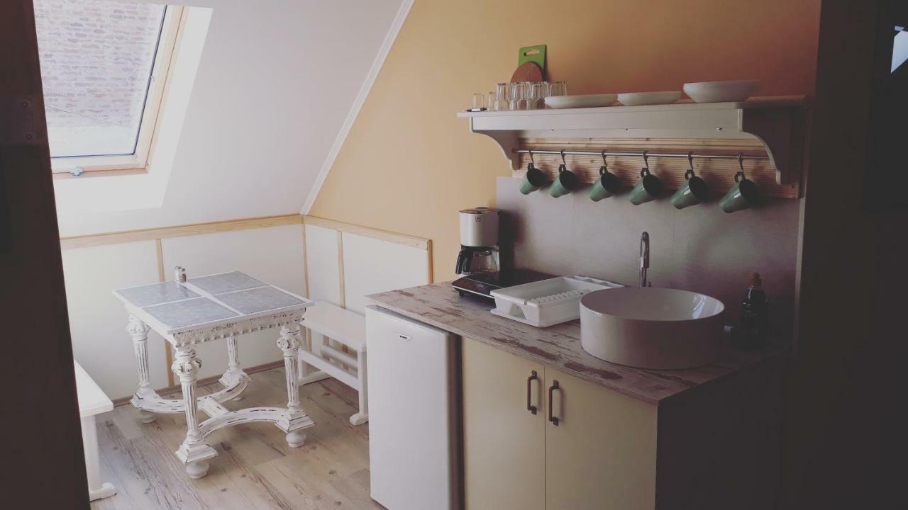 Abraham Vintage Szobak & Apartmanok Pécs Exteriör bild